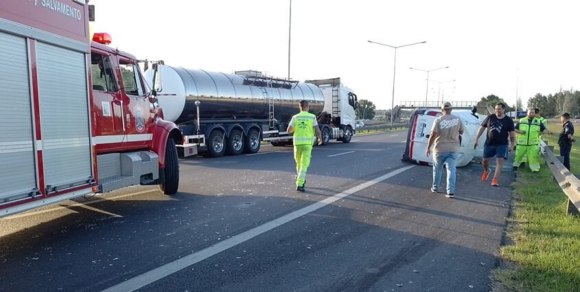 Tres vehículos chocaron en Panamericana: dos heridos