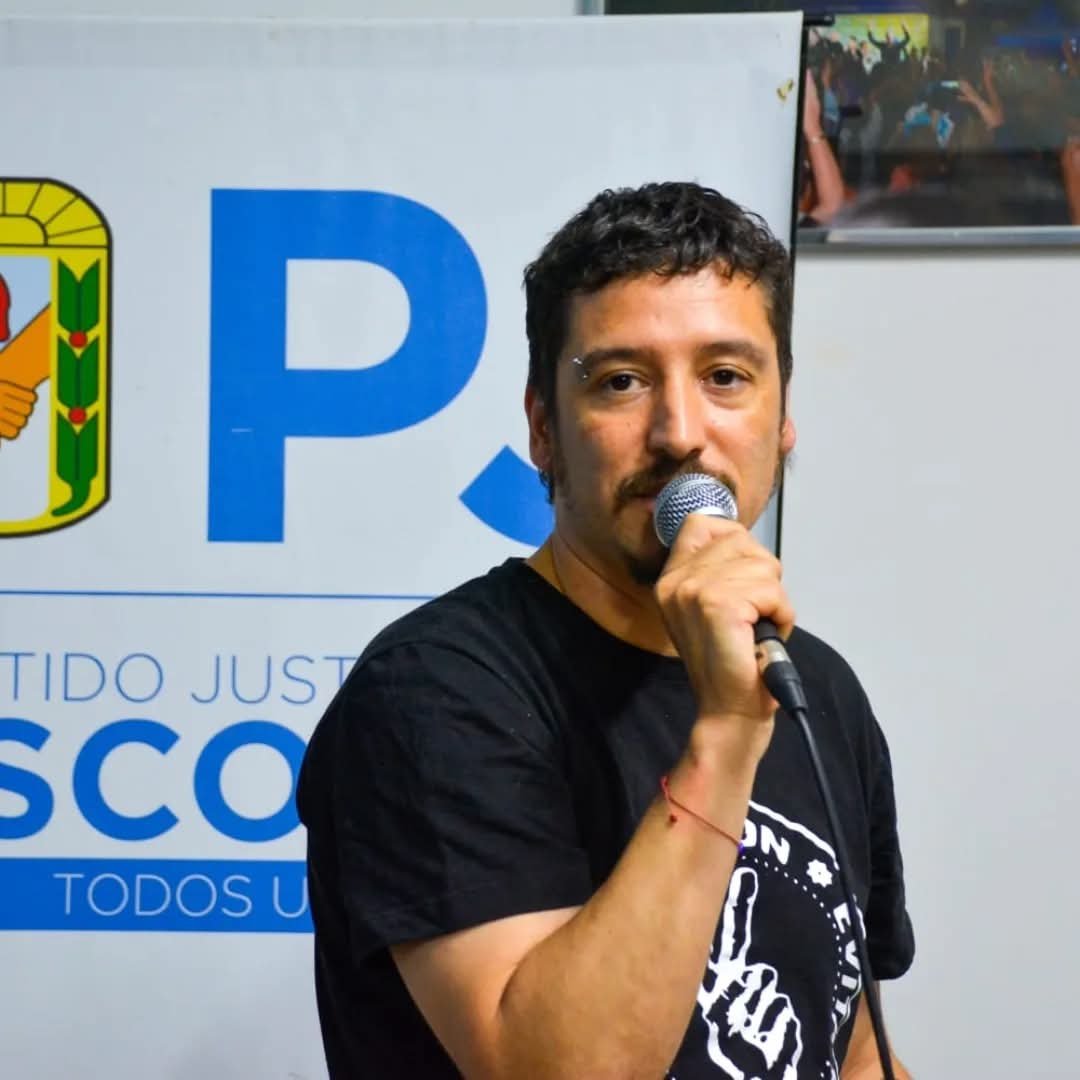 Leo Moreno: “Caputo entrega de rodillas nuestra soberanía y sigue hipotecando el futuro de los argentinos”