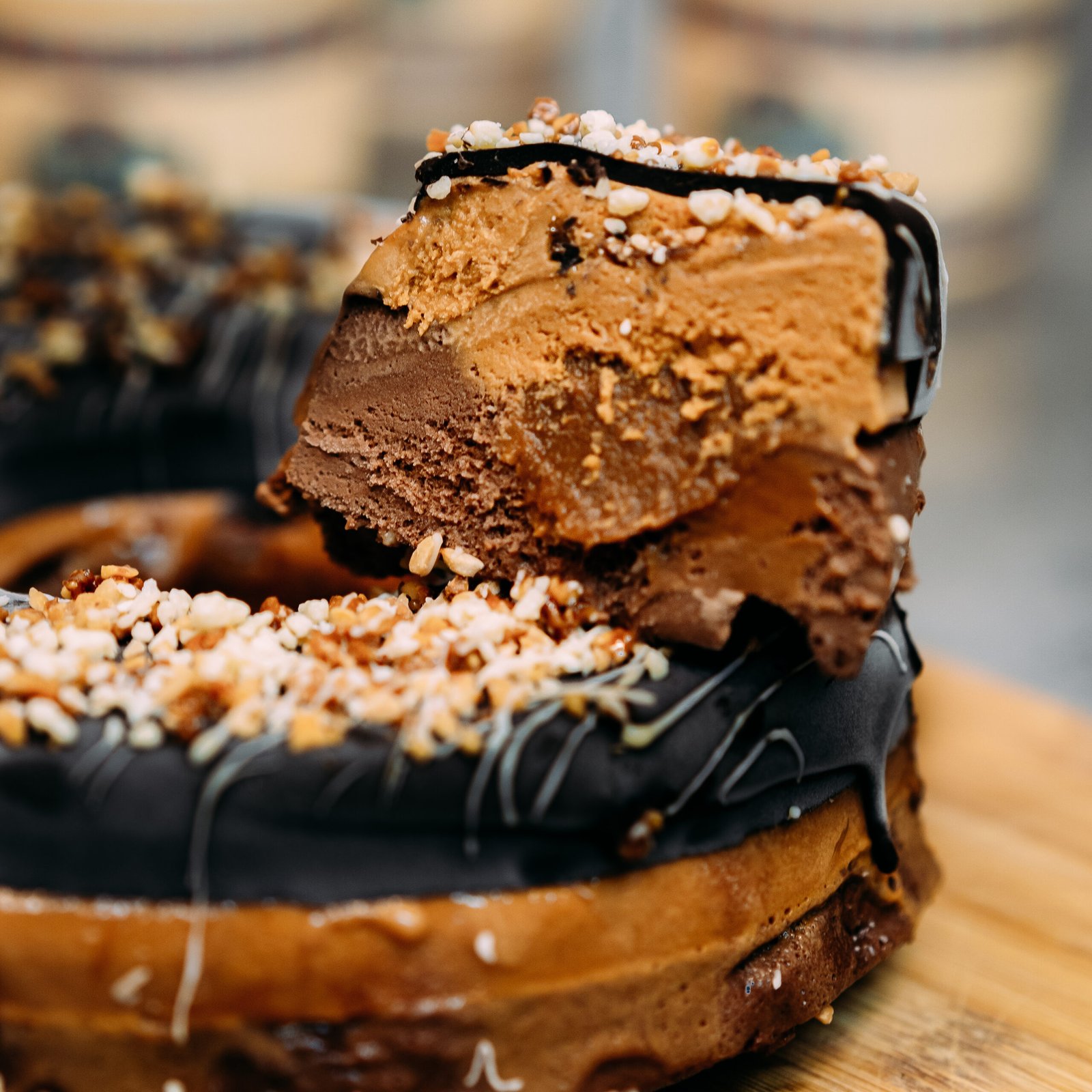 Munchi´s lanza una edición especial de huevos rellenos de helado y rosca helada para estas pascuas