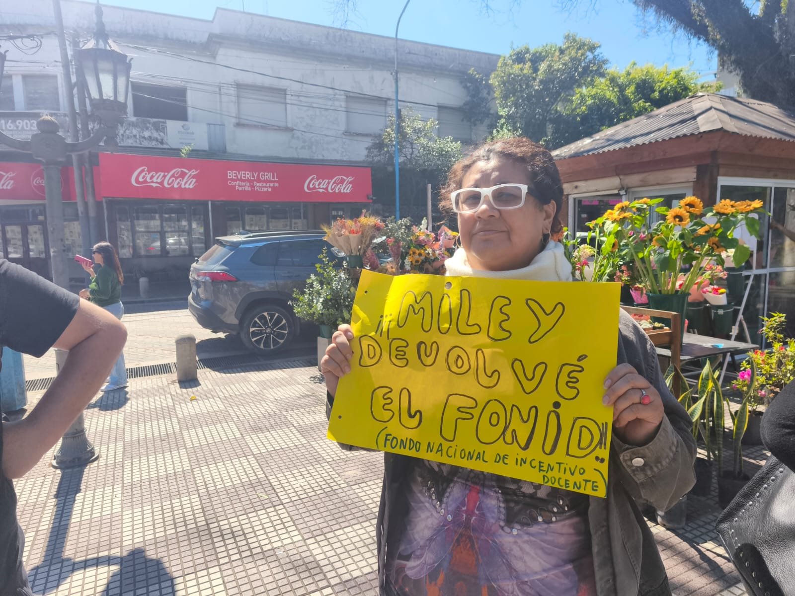 Docentes de la Agrupación Almafuerte se movilizaron por el centro de Escobar en defensa de la educación pública