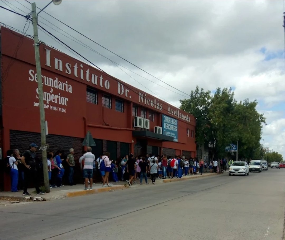 El Colegio Nicolás Avellaneda pidió prudencia tras los episodios de violencia entre alumnos