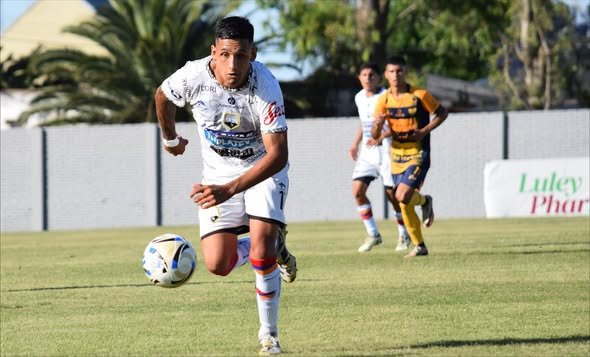Con algunos cambios obligados, el Tricolor busca ganar ante Argentino de Merlo y ser finalista